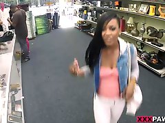 Black Chick sucks dick and fuck for golf clubs