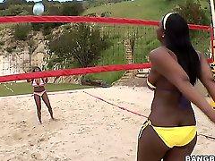 Here is a chance for you to see some genuine ghetto asses. Aryana Starr and Jada Fire are playing volleyball and they are more than good at it.