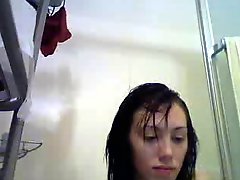 Teen Masturbates In Her Bathroom For Show