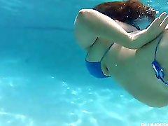 BBW Sydney Screams Fucks BBC Underwater in Pool