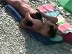 Eating out her fresh cunt on the beach