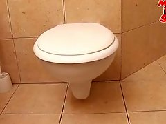 Mature toilet slut - Valery (46)